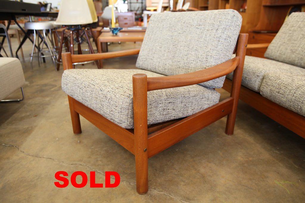 Beautiful Vintage Teak Lounge Chair w/ New Fabric (31.5"W x 29.5"D x 28"H)