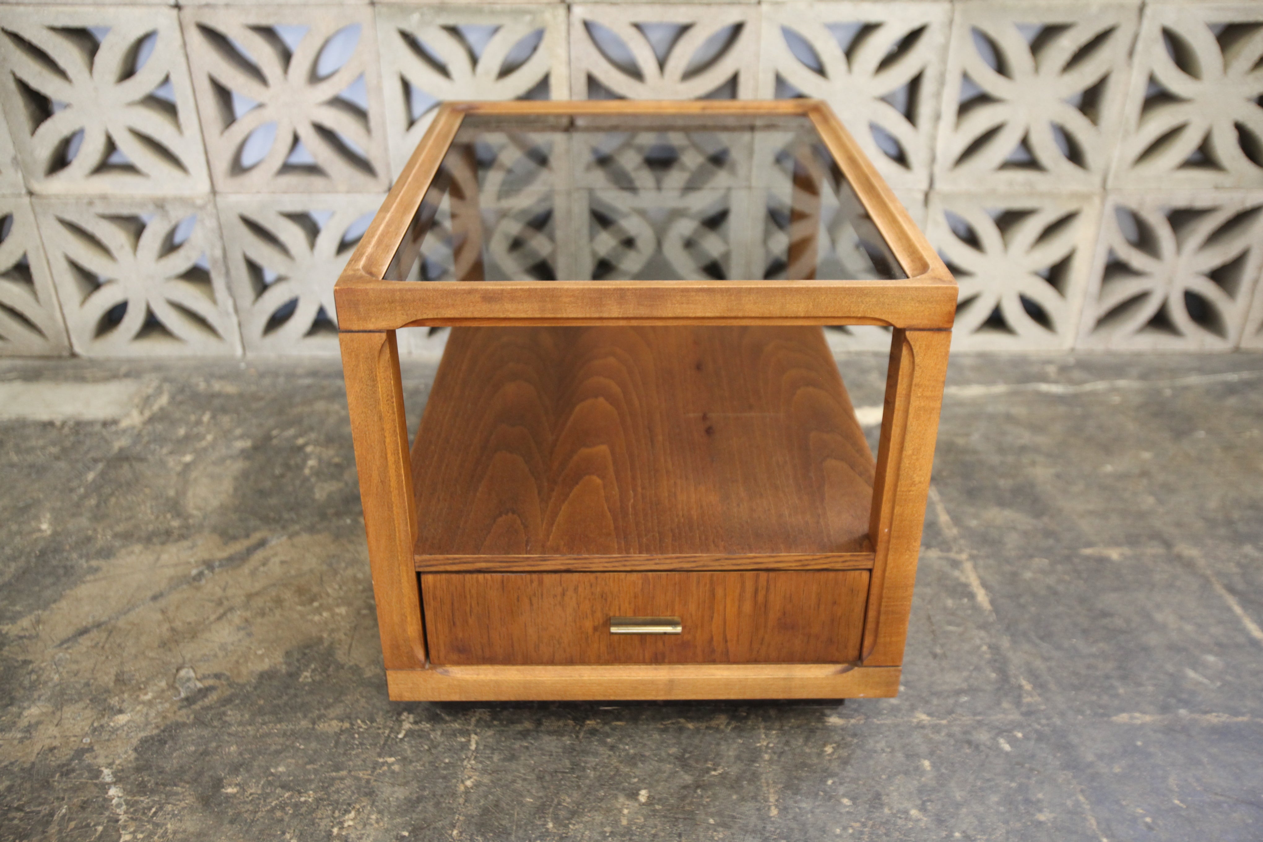 Vintage Deilcraft Walnut Side Table w/ Drawer (26.5" x 20.5" x 20"H)