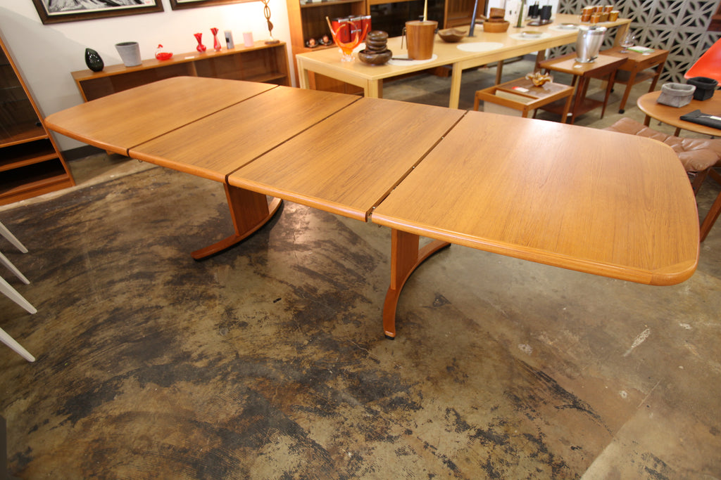 Beautiful Vintage Long Teak Dining Table w/ 2 Leafs in Perfect Original Condition