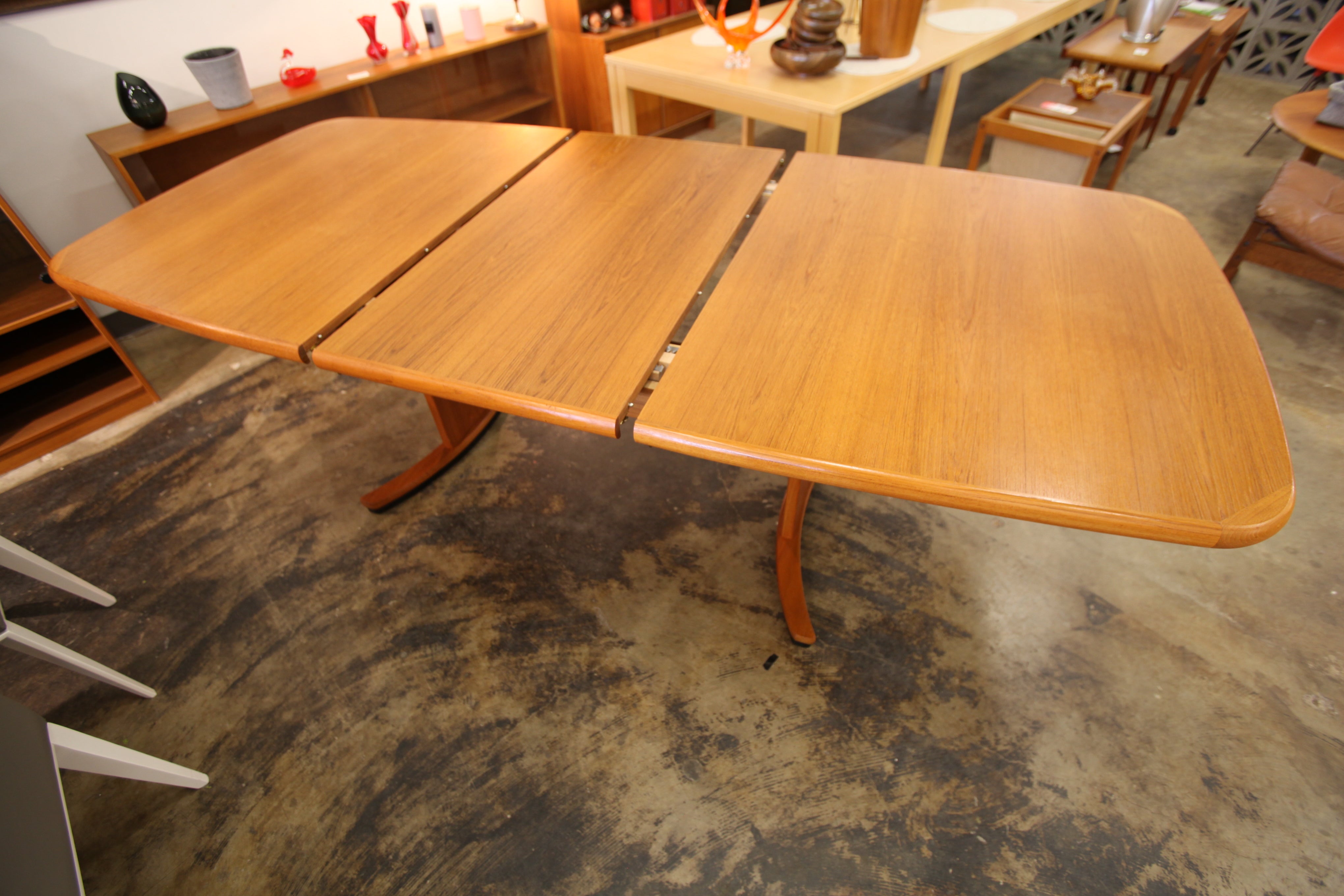Beautiful Vintage Long Teak Dining Table w/ 2 Leafs in Perfect Original Condition