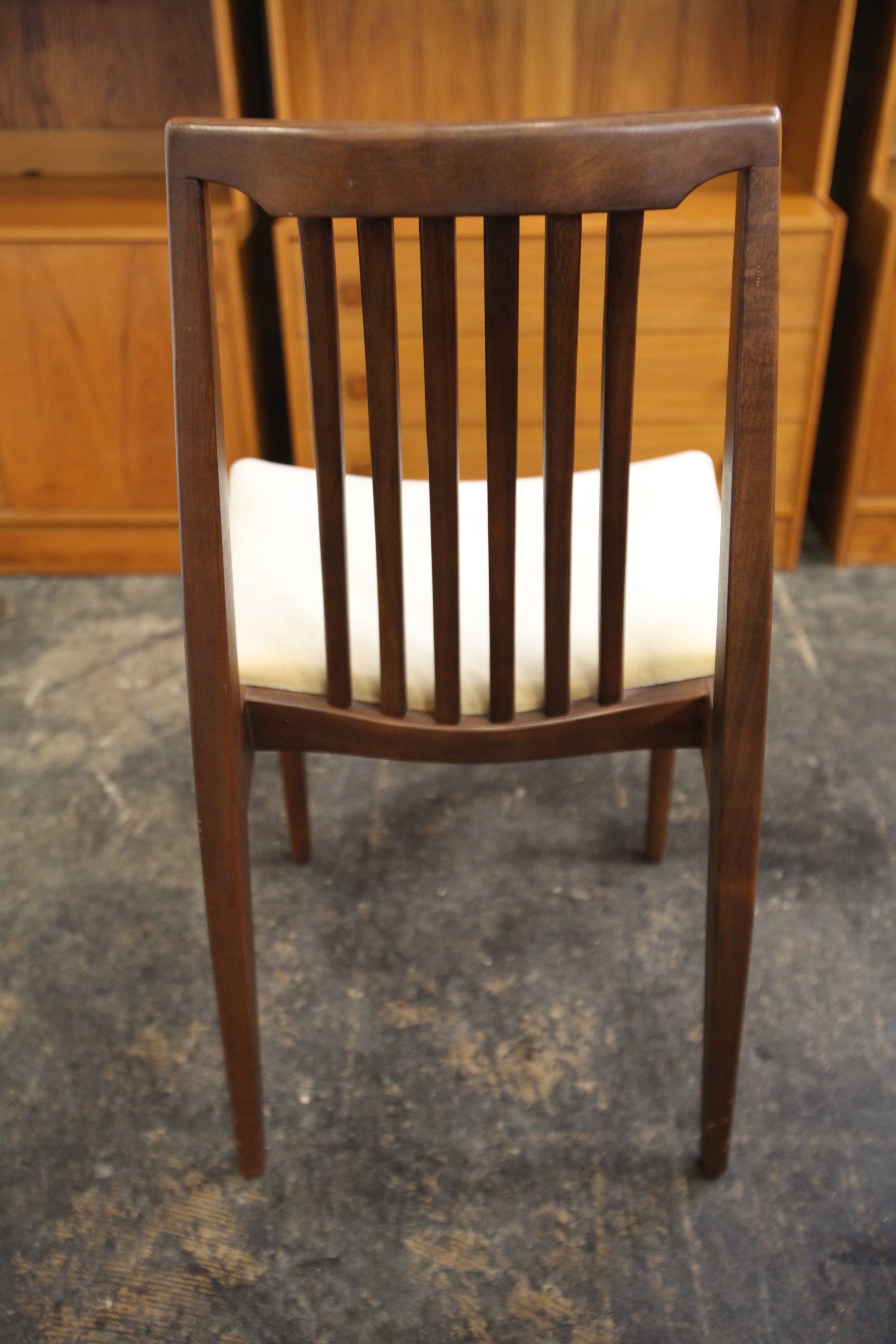 Set of 4 Vintage Honderich Walnut Dining Chairs (19"W x 34.25"H x 18"D)