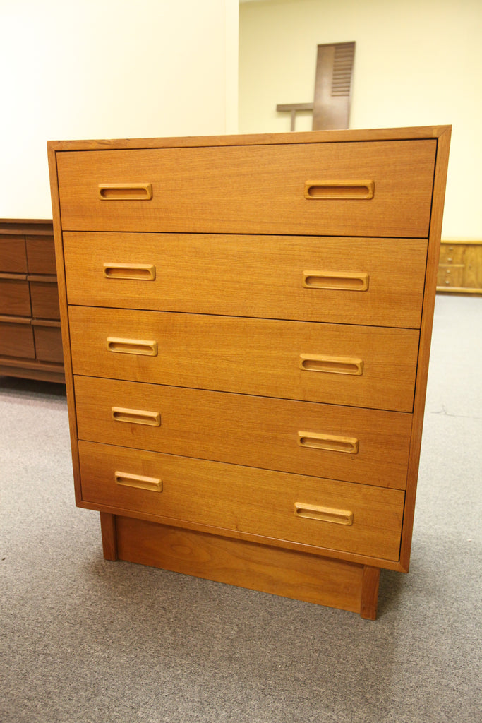 Vintage Teak 5 Drawer Dresser (30"W x 16"D x 37.5"H)