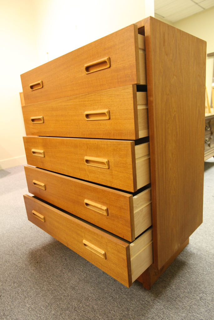 Vintage Teak 5 Drawer Dresser (30"W x 16"D x 37.5"H)