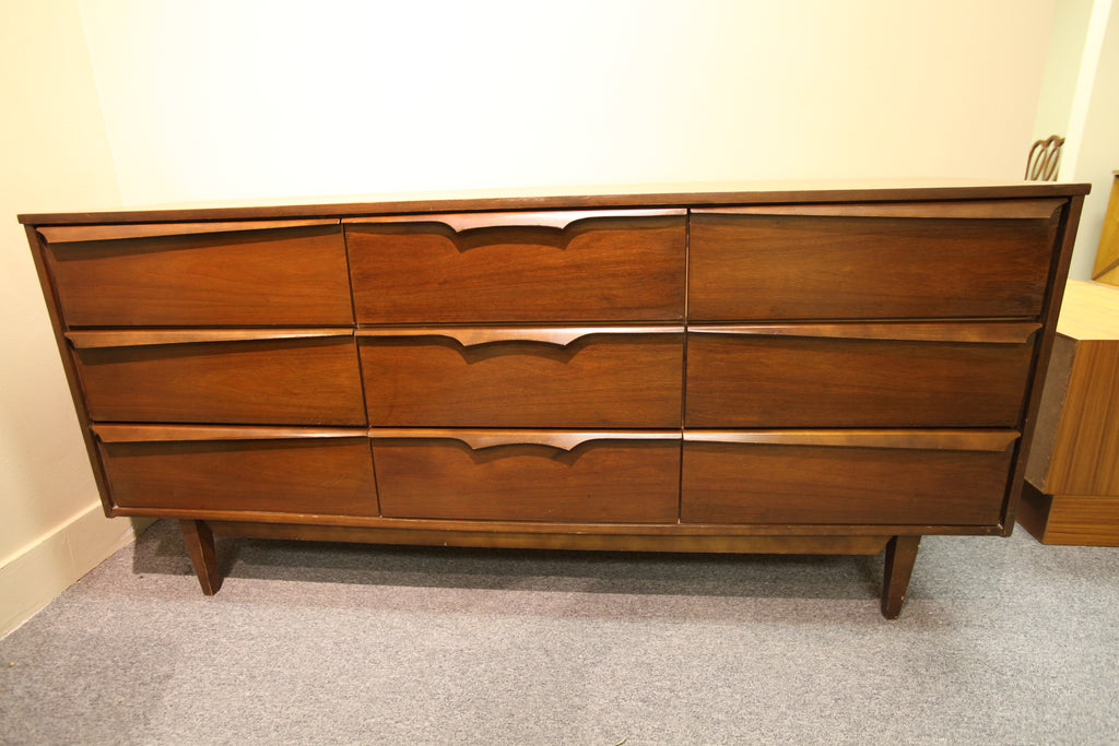 Vintage Victoriaville Walnut 9 Drawer Dresser (66"L x 18"D x 31"H)