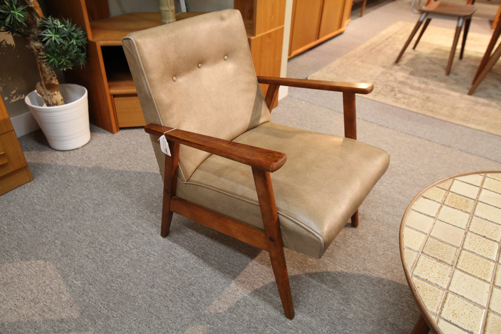 Vintage Walnut Singer Lounge Chair (22.75"W x 21"D x 31"H)