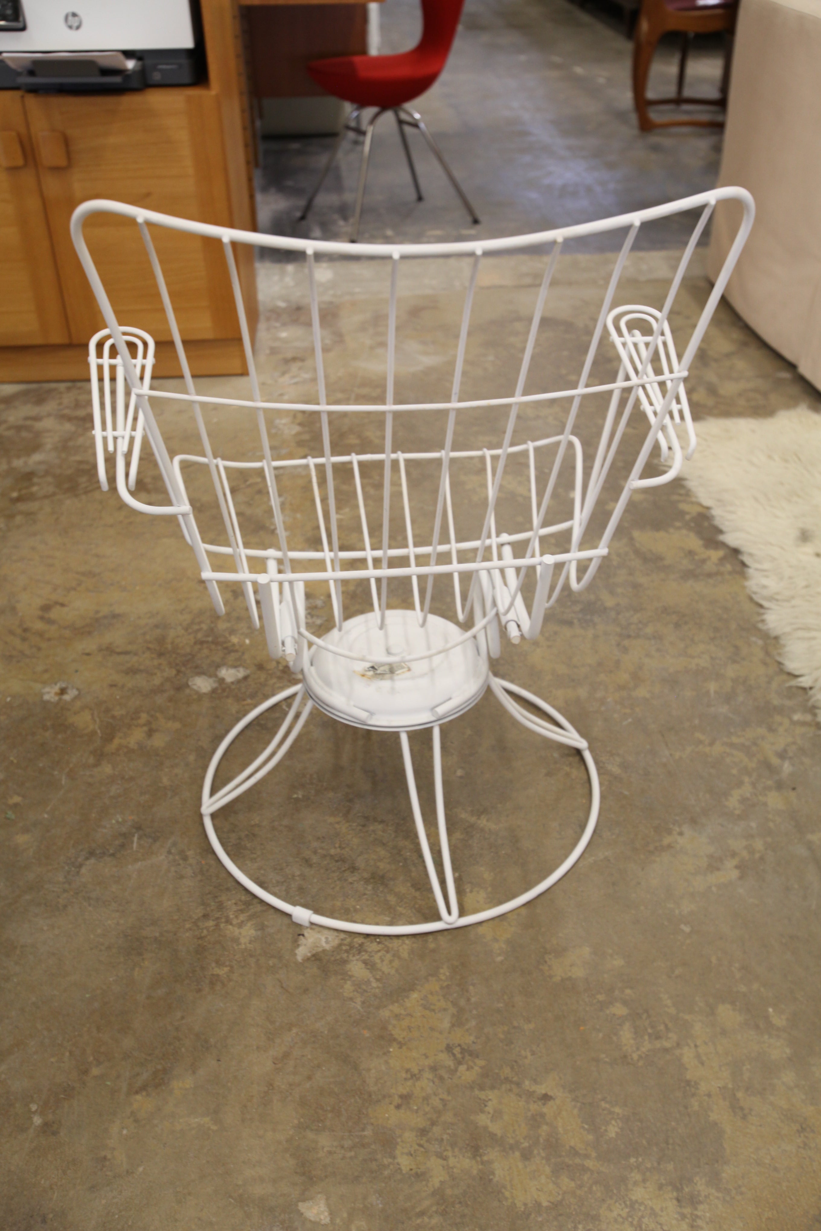 Vintage Homecrest Wire Swivel/Rocker Patio Chair (26"W x 32.5"H x 14"H Seat)