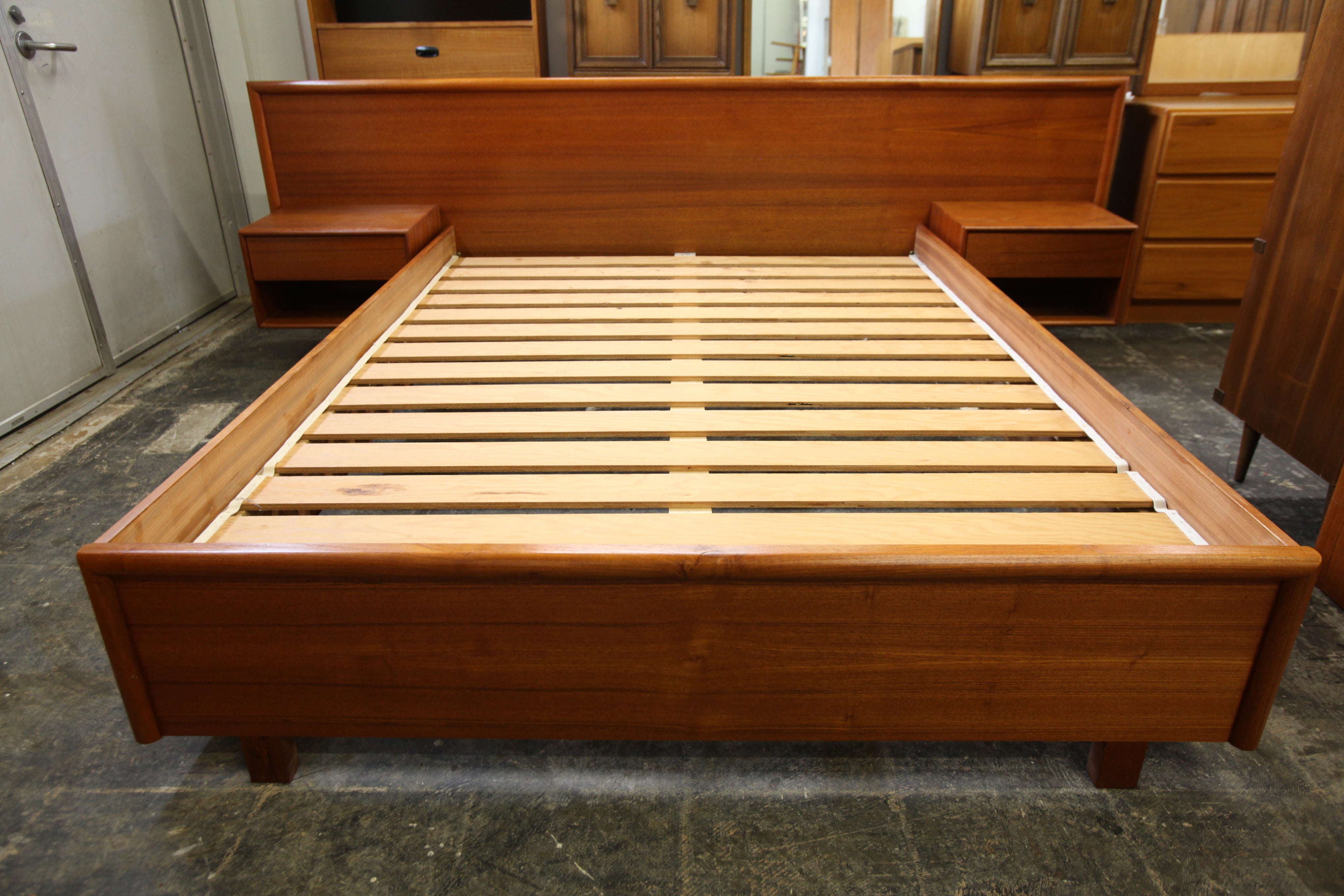 Beautiful Vintage Teak Queen Bed w/ Floating Night Stands (108.5"W x 33.75"H x 82.5"D)