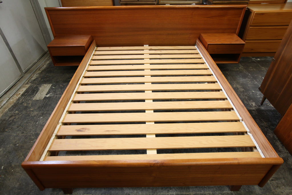 Beautiful Vintage Teak Queen Bed w/ Floating Night Stands (108.5"W x 33.75"H x 82.5"D)