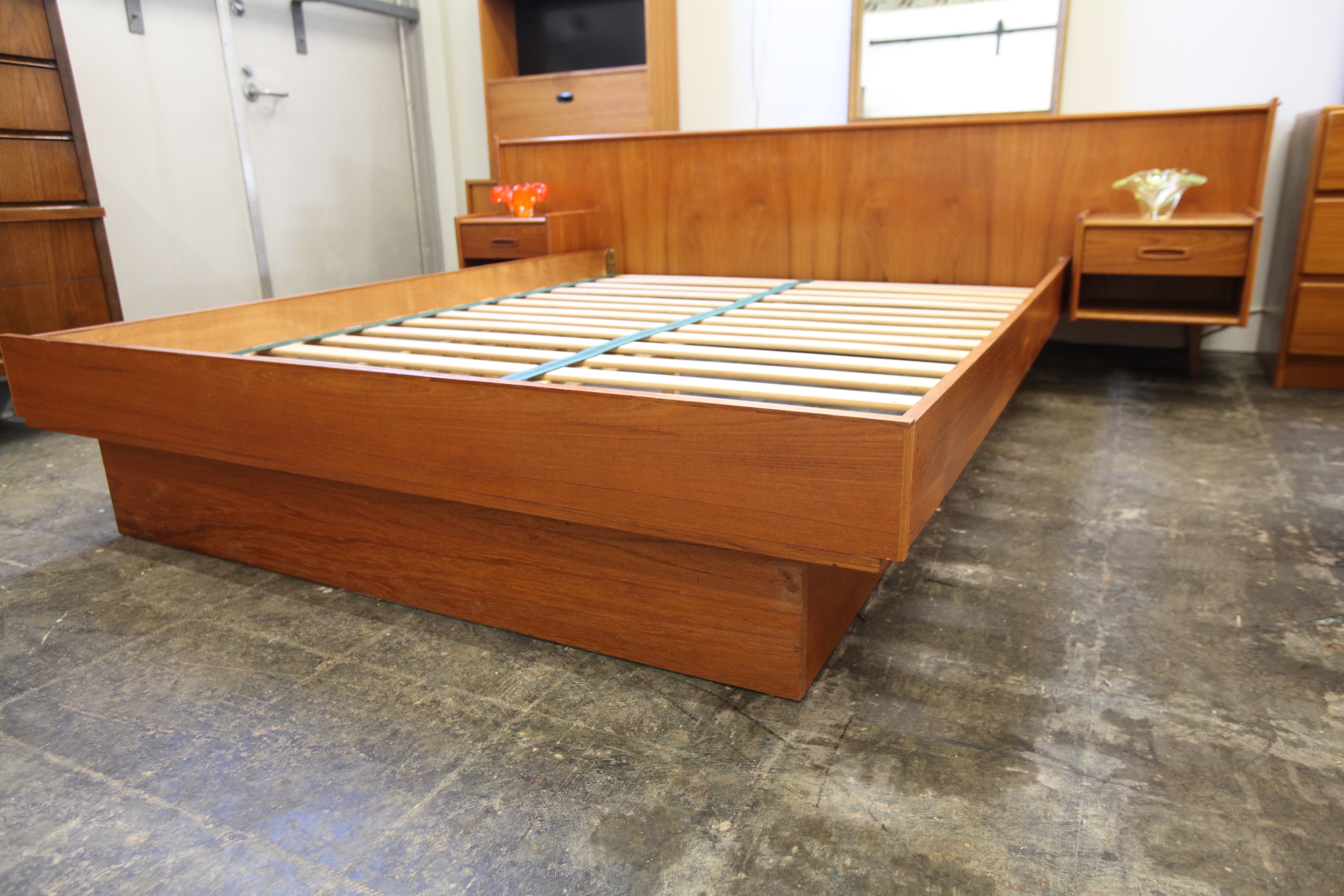 Vintage Queen Teak Bed w/ Floating Night Stands (97.25"W x 30.5"H x 81.25"D)