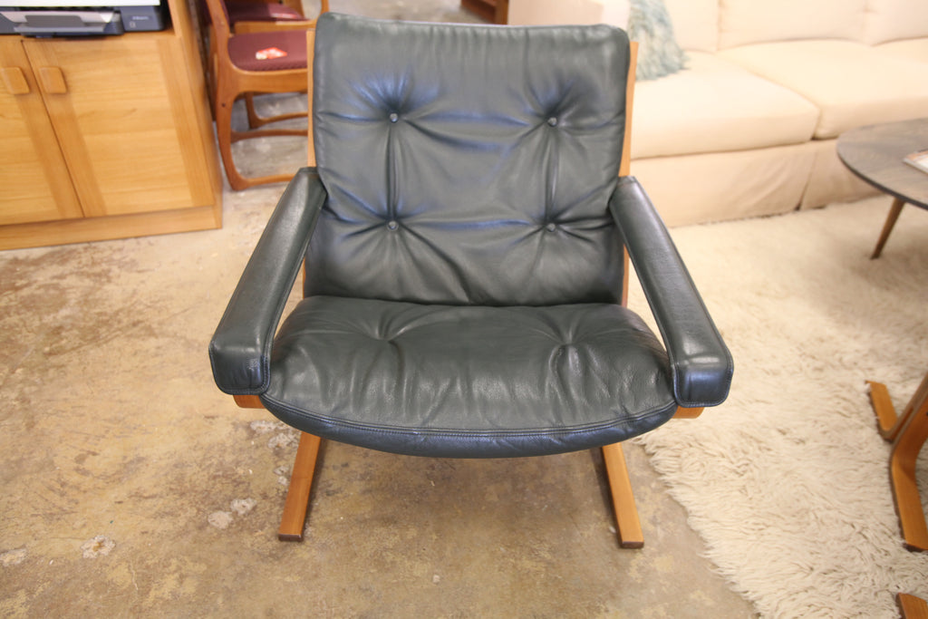 Vintage Westnofa Low Back Siesta Chair (Drk Green Leather) (29"W x 31.5"H)