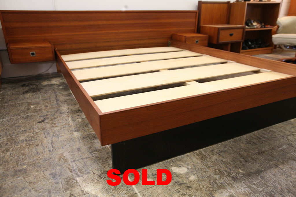 Vintage Teak Queen Bed w/ Floating Night Stands (97.25"W x 27.5"H x 82.25"D)
