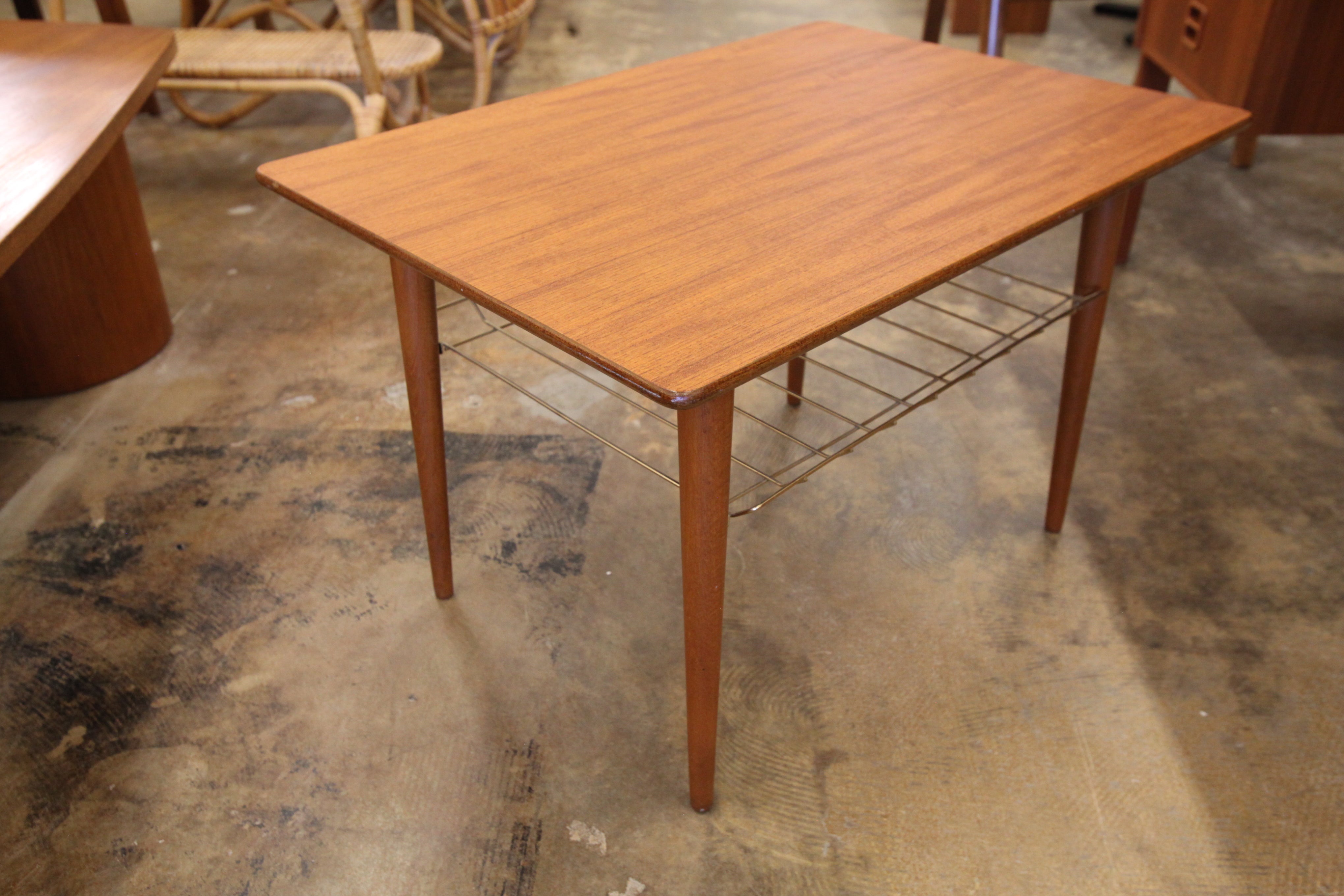 Vintage Teak Side Table w/ Wire Shelf Below (27.5"W x 19.5"D x 17.5"H)