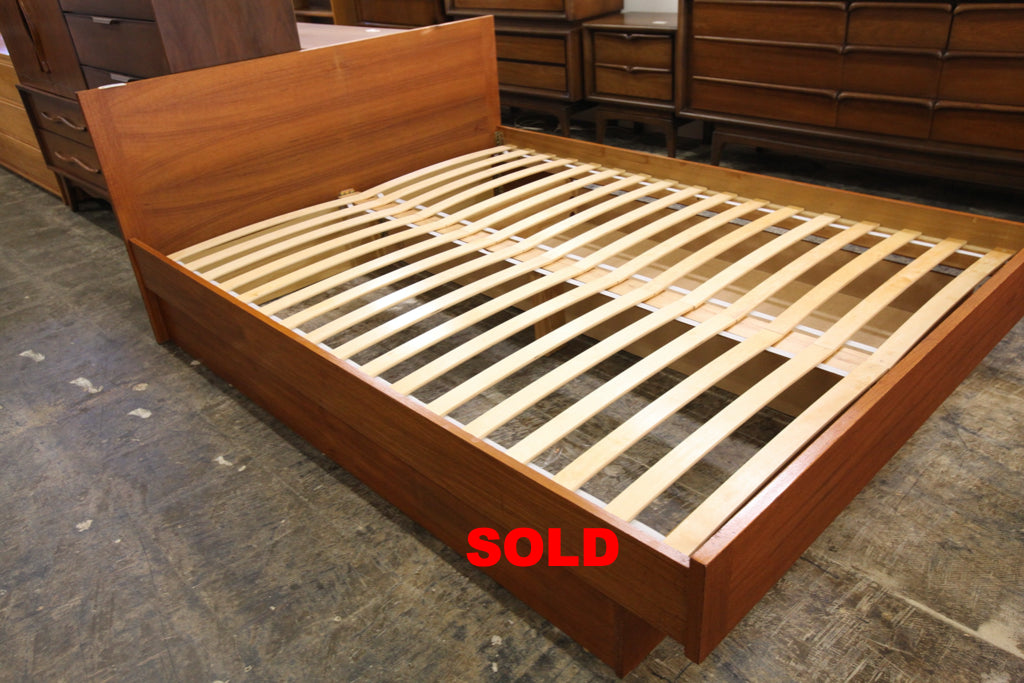 Vintage Queen Teak Bed w/ Pullout Drawer (62.5"W x 31.75"H x 82"D)