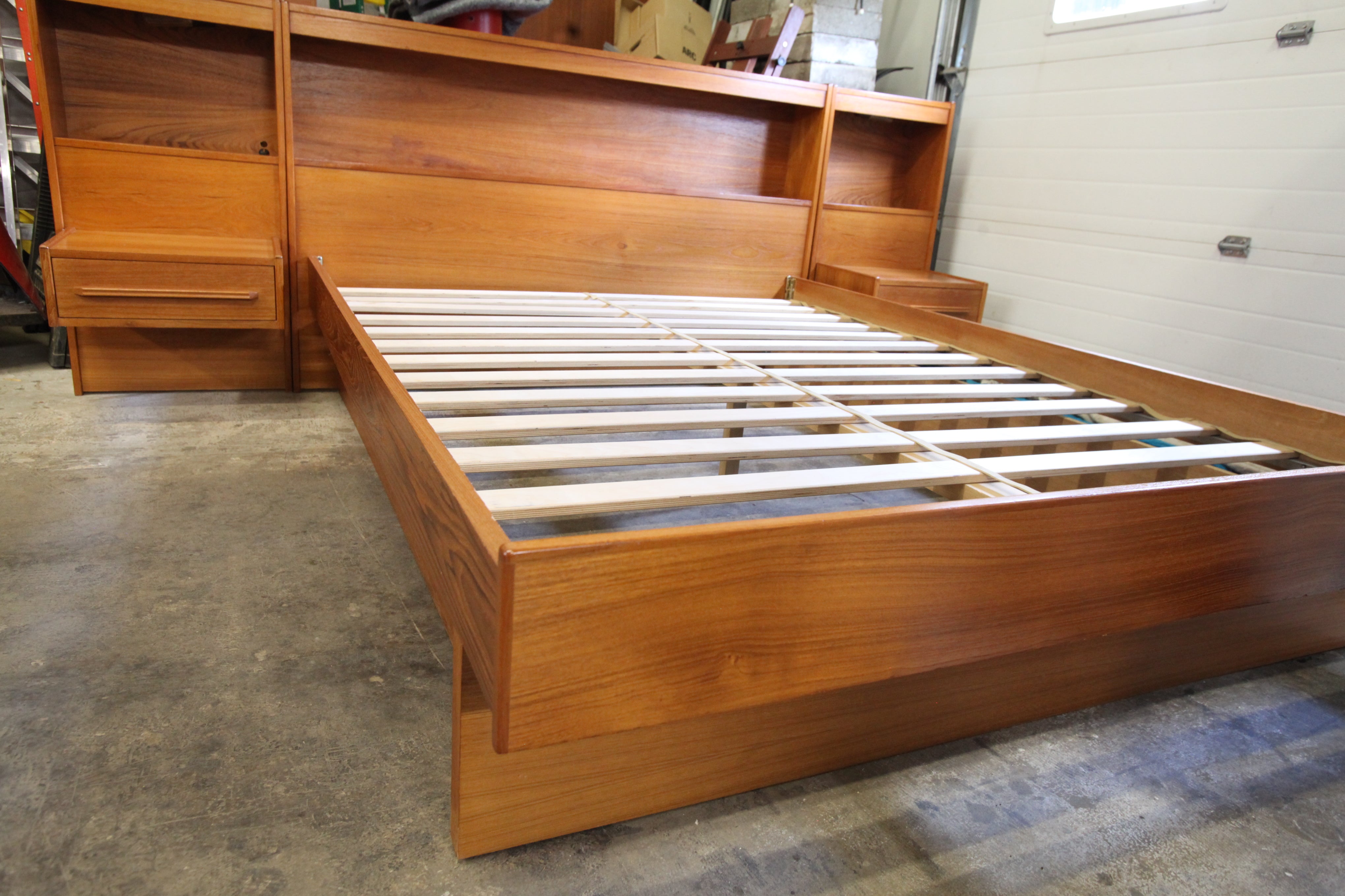Vintage Queen Teak Bed w/ Floating Night Stands (107"W x 40"H)