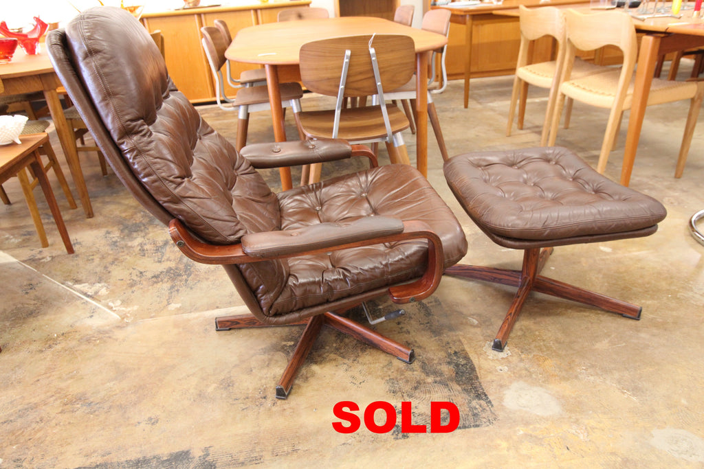 Vintage Brown Leather Gote Mobler Swedish Lounge Chair / Ottoman (29"W x 37"H)