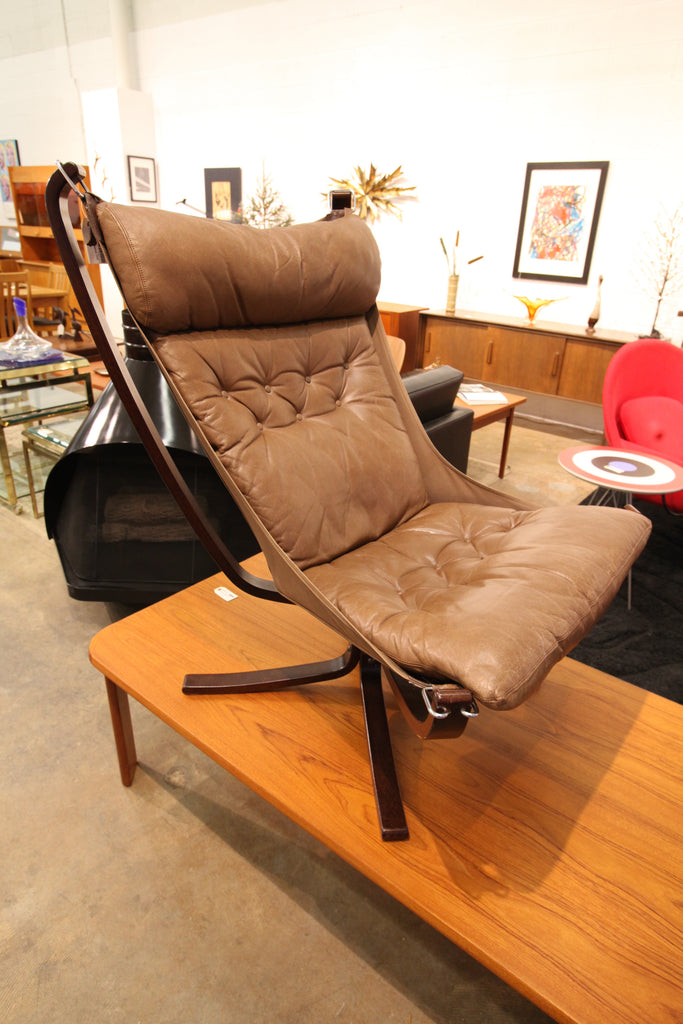 Beautiful Vintage Sigurd Ressell Brown Leather Falcon Chair (29"W x 39"H x 32"D)