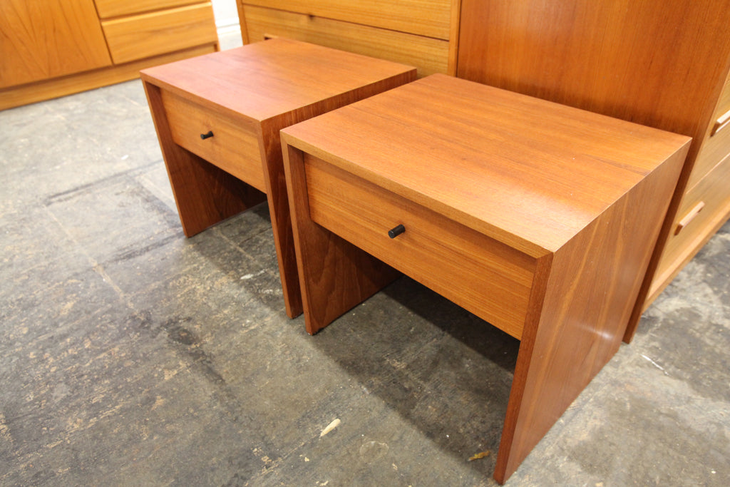 Pair of Vintage Teak Night Stands by RS Associates Montreal (19.5"x16"x18"H)