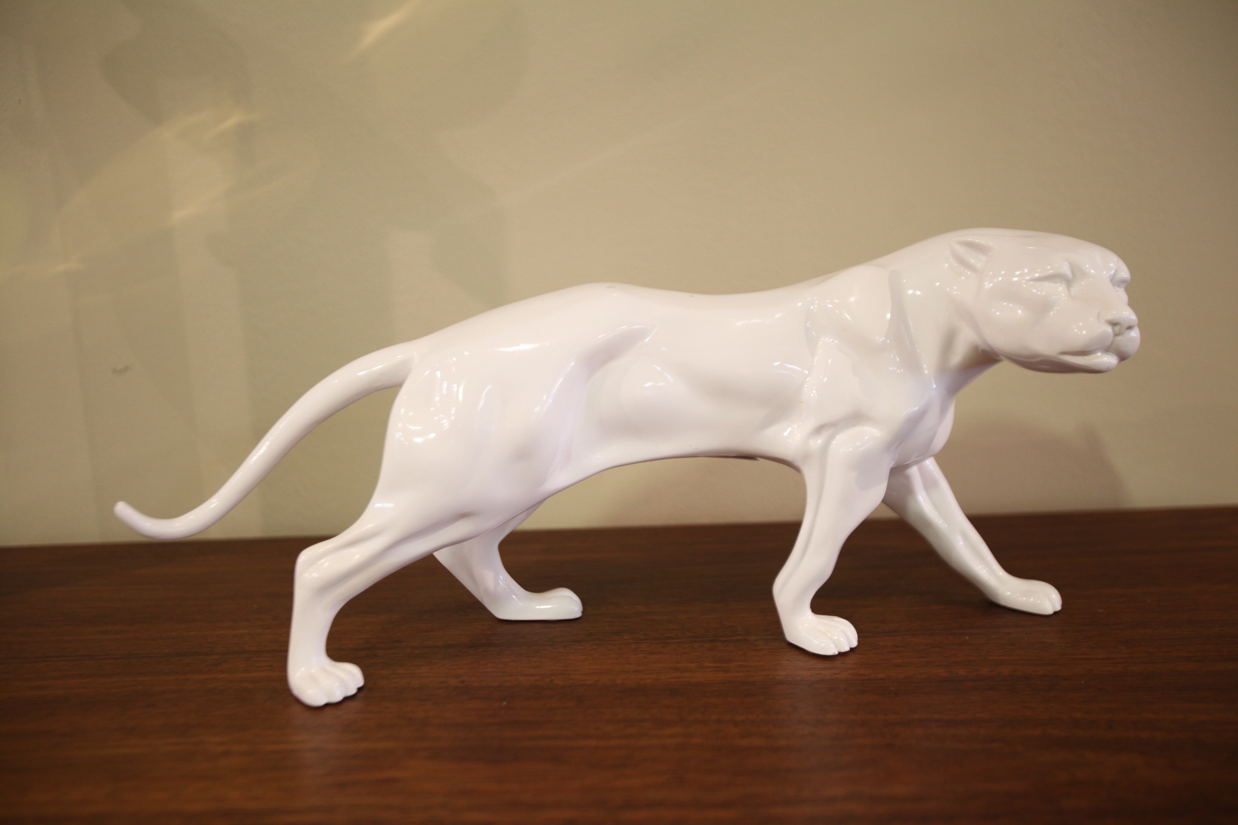 White Panther Ply Resin (18"L x 8" H)
