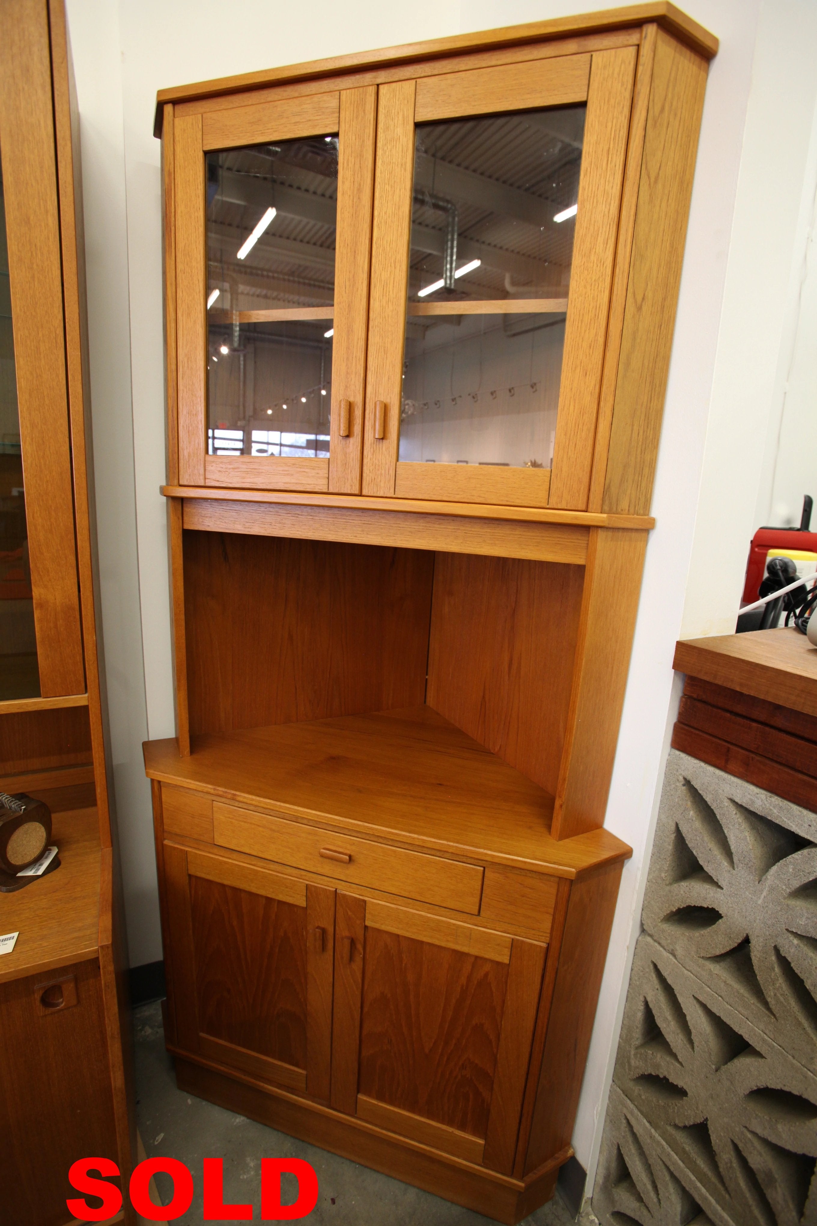 Vintage Teak Corner Cabinet (34"W x 69.5"H x 19.5"D)