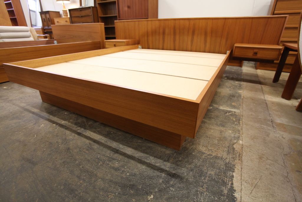 Vintage Teak Queen Size Bed with Floating Night Stands (104"W x 82.75"D x 31.25"H)