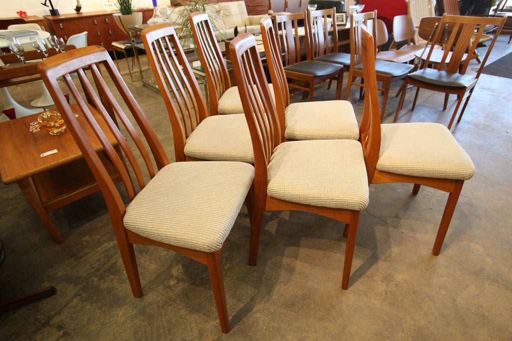 Set of 6 Vintage Benny Linden Teak Dining Chairs (37.75"H x 17.75"W)