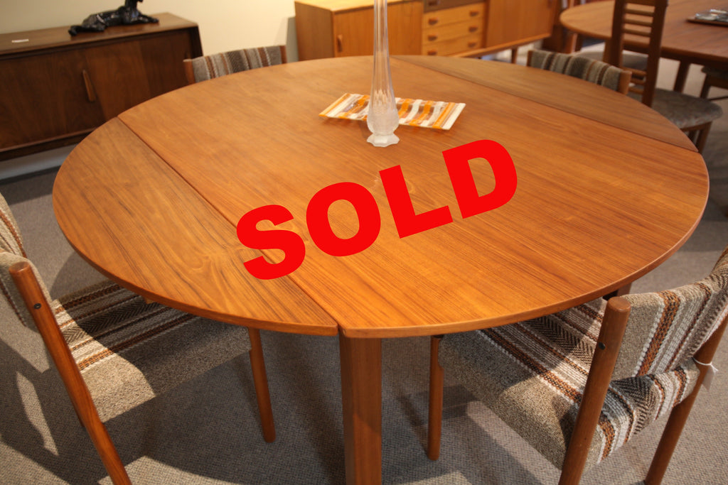 RS large Round Teak Table with Extensions (68" x 68") or (43.75" x 68")