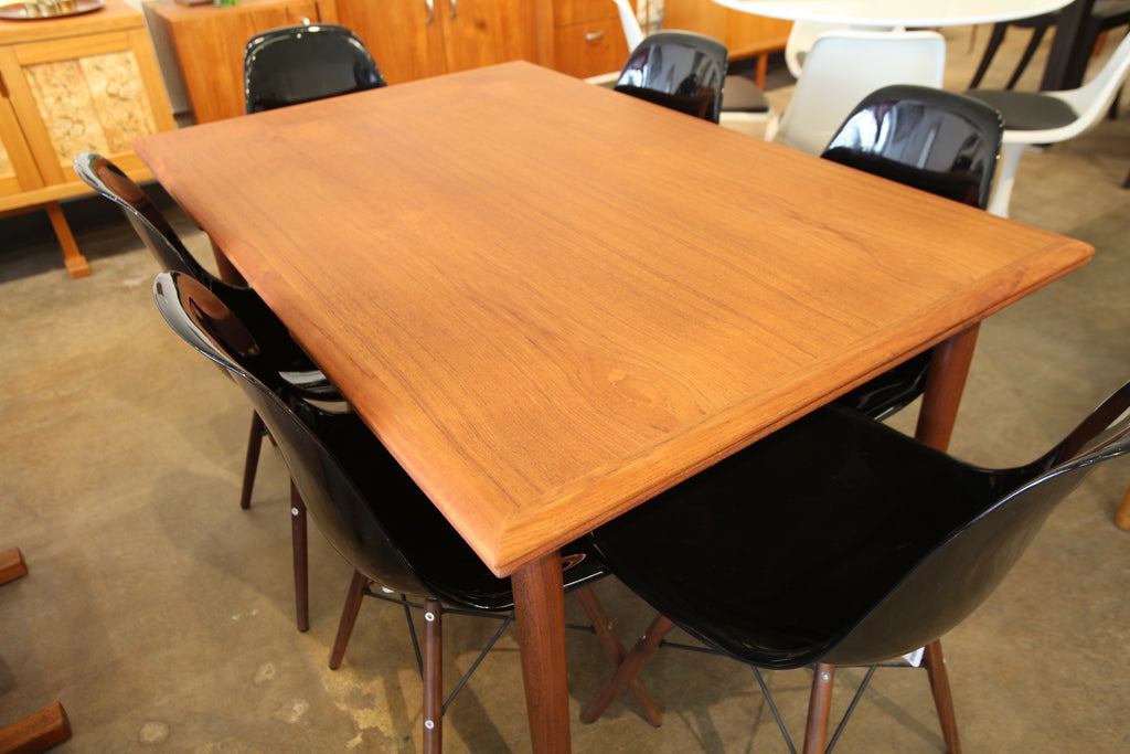 Vintage Danish Teak Dining Table w/ Pullout Extensions (53"x35"x28.25"H)(91"X35")