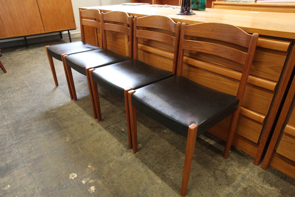 Set of 4 Vintage Danish Teak Dining Chairs (17.5"W x 17"D x 30.5"H)