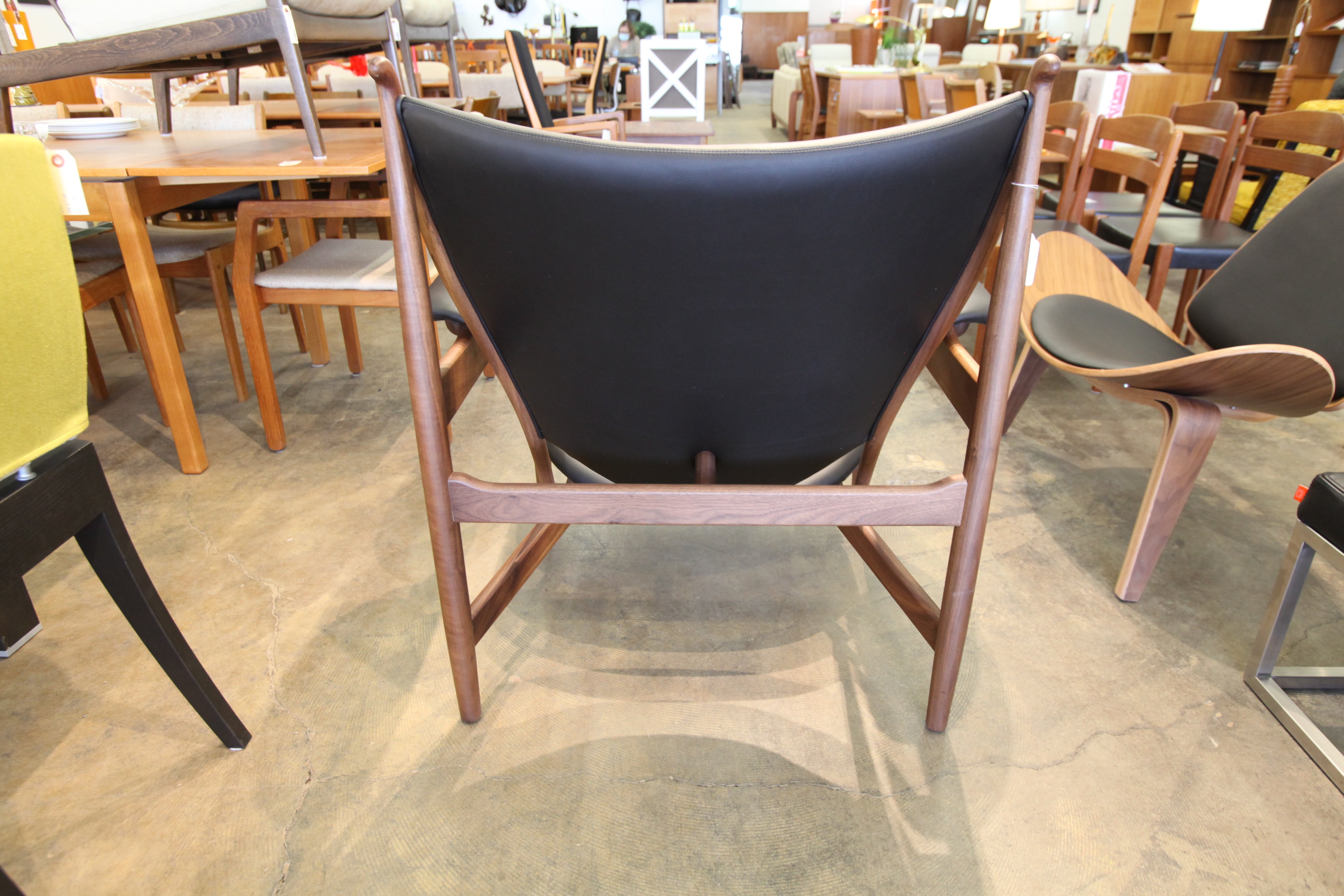 High Quality Replica Finn Juhl Chieftan Chair (40"W x 36"D x 37.25"H)
