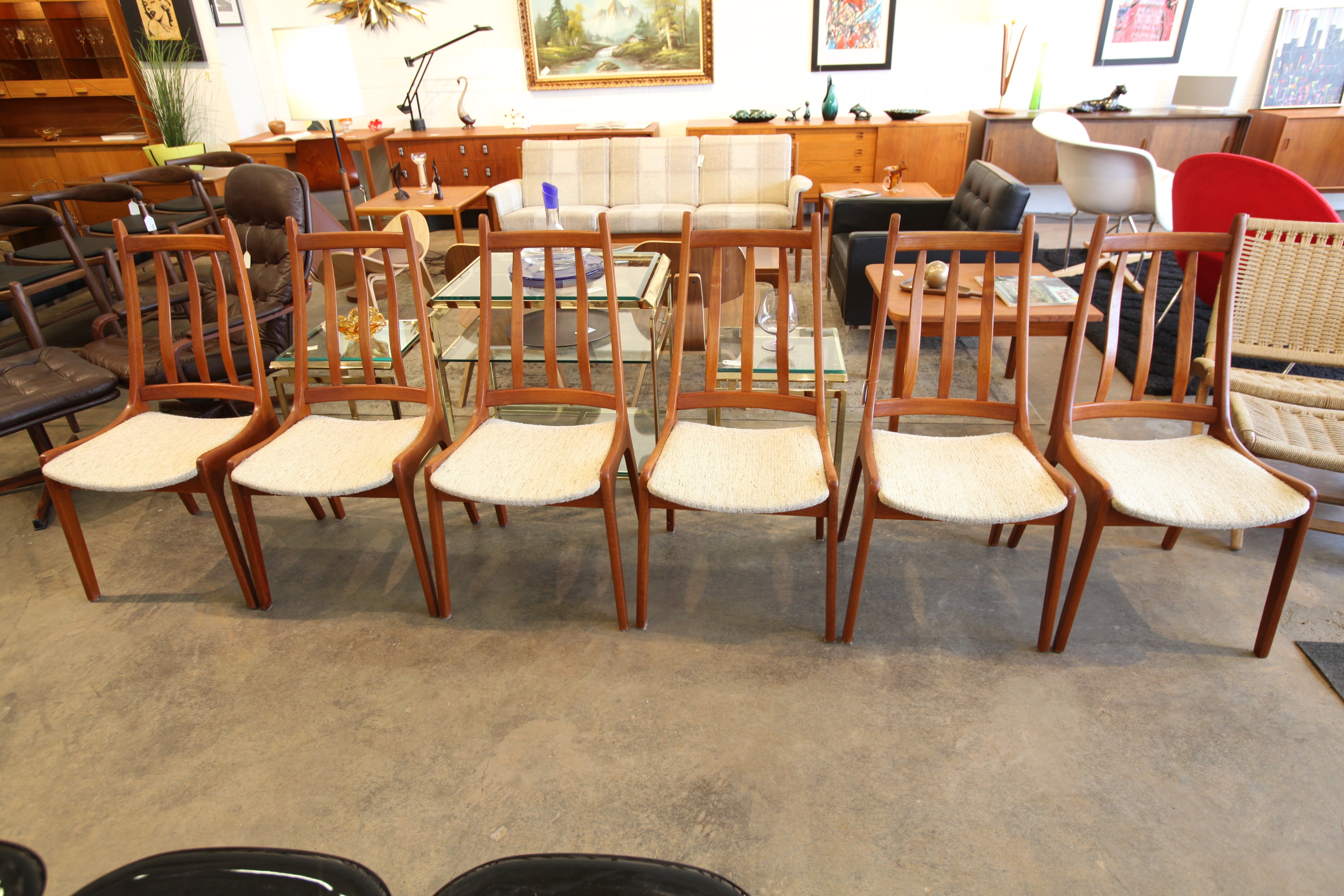 Beautiful Set of 6 Vintage Hi-Back Teak Dining Chairs (18"W x 18"D x 38.5"H)