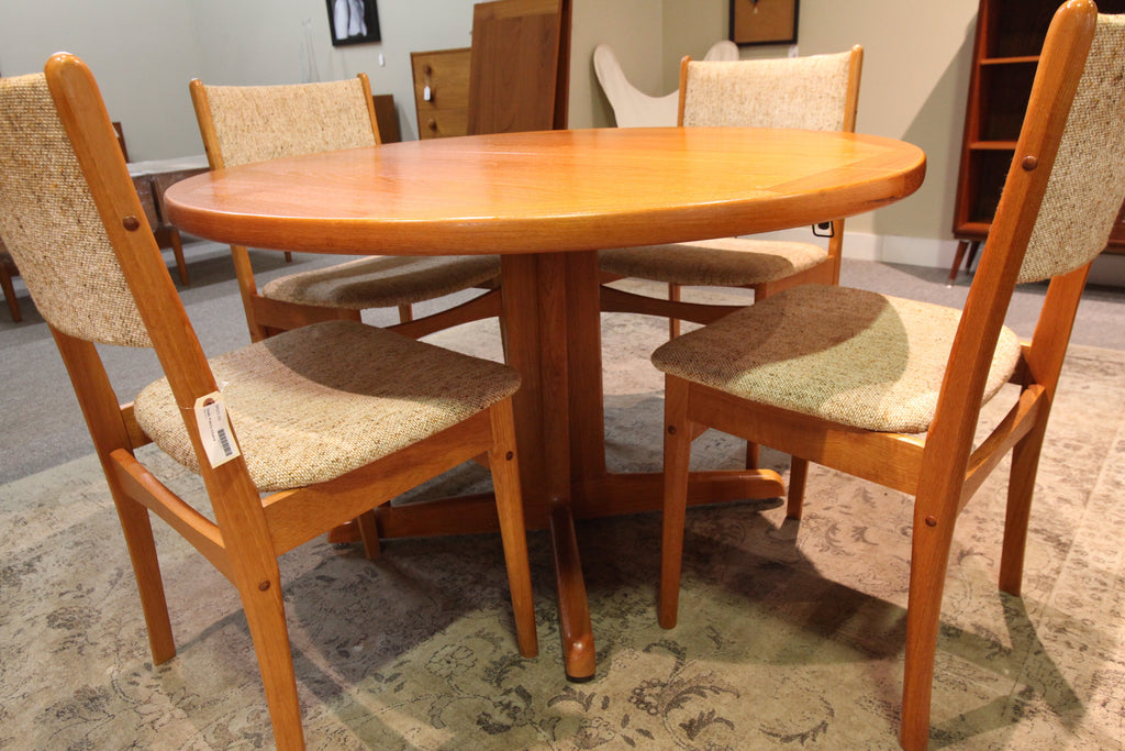 Round Teak Table with 2 Extensions (86" x 47") or (47" Round)
