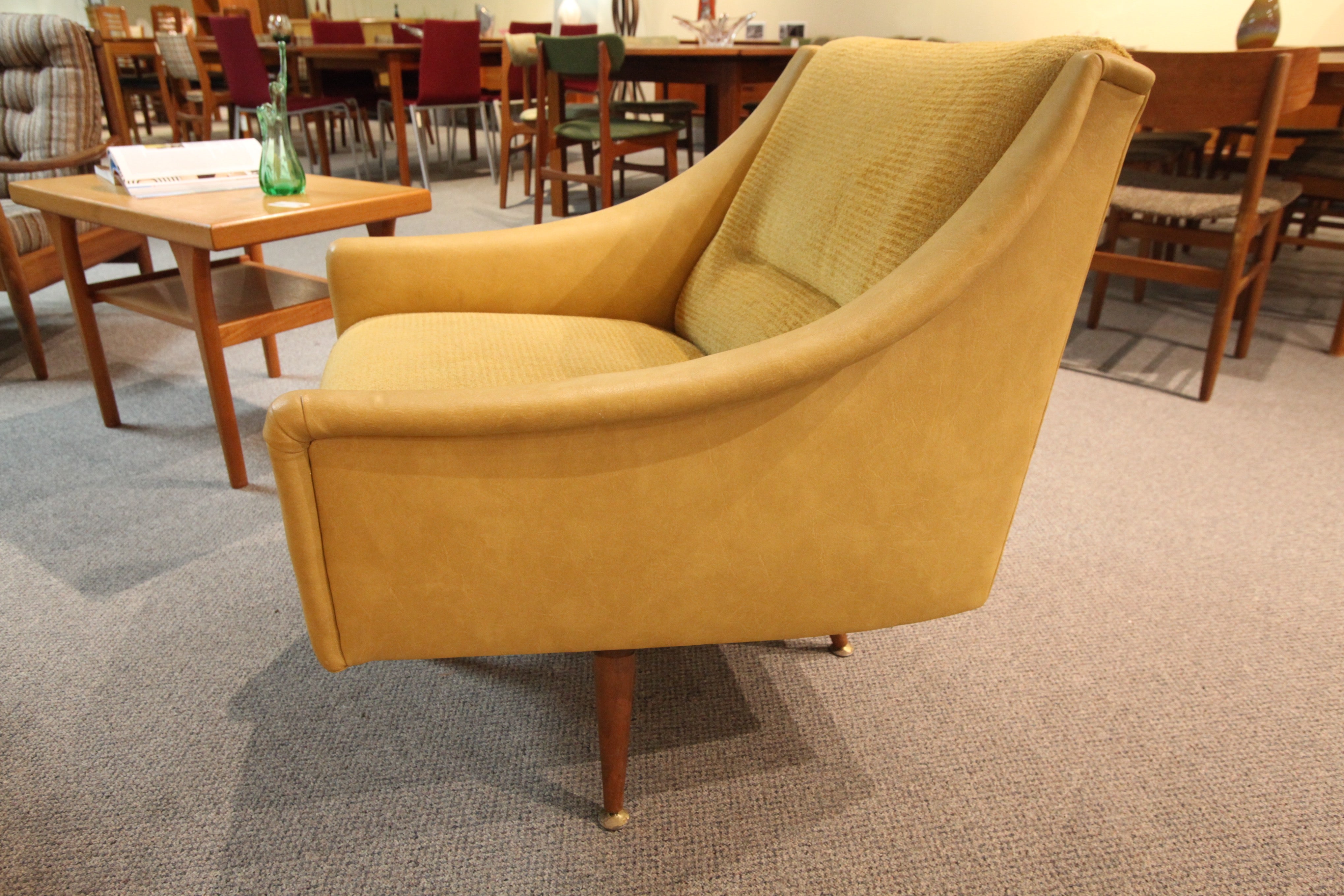 Mid Century Modern Swivel/Rocker Lounge Chair