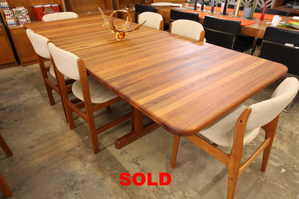 Beautiful and Rare Vintage "Solid Teak" Dining Table w/ 2 Leafs (102" x 43") (66.5" x 43")