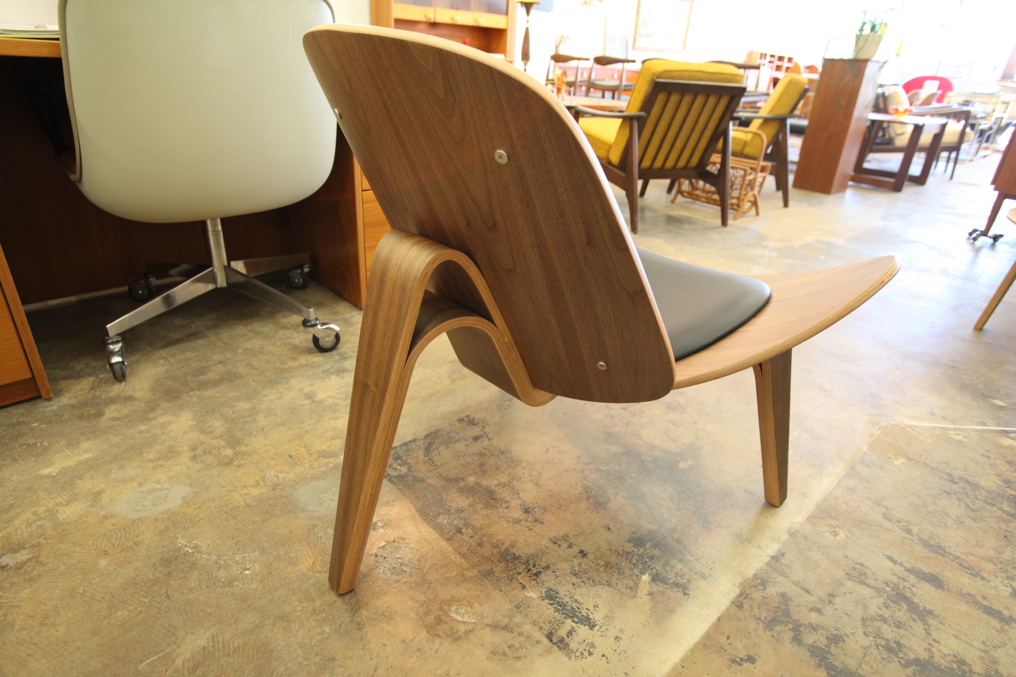 Hans Wegner Shell Chair Replica / Black Leather (35"W x 30"H x 32"D)