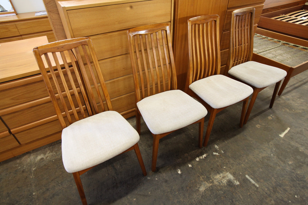 Set of 4 Vintage Teak Benny Linden Dining Chairs (18"W x 38.75"H x 21"D)