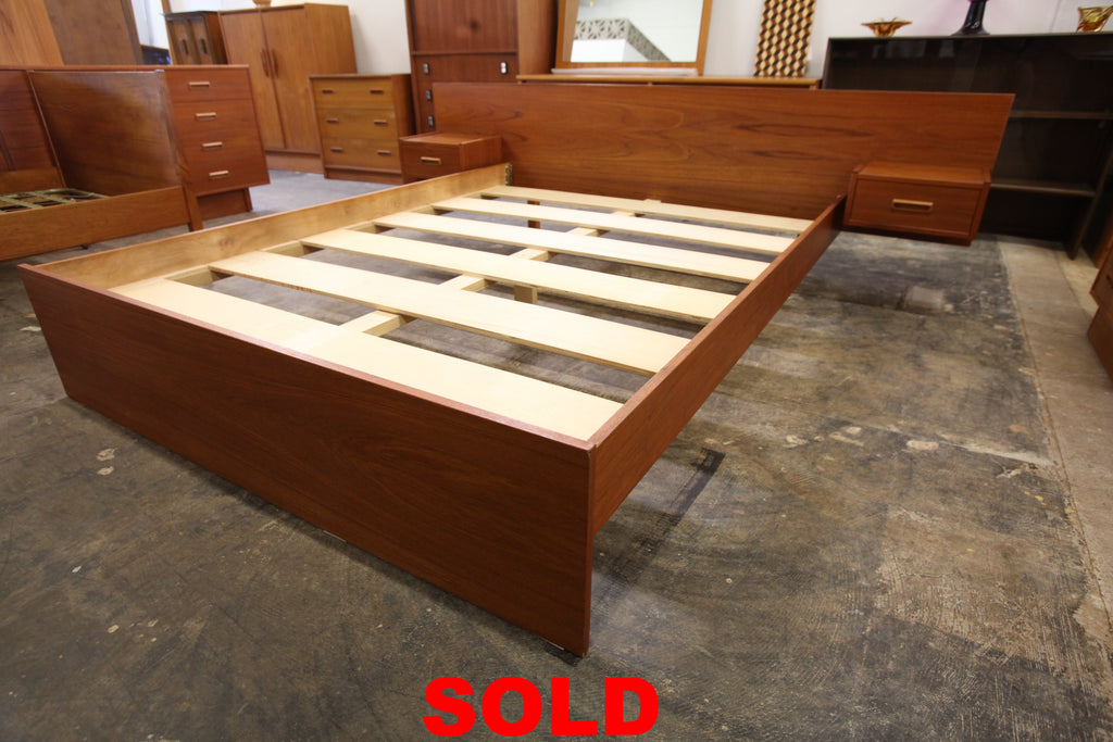Vintage Teak Queen Size Bed w/ Floating Night Stands (96"W x 27.75"H x 81.25"D)