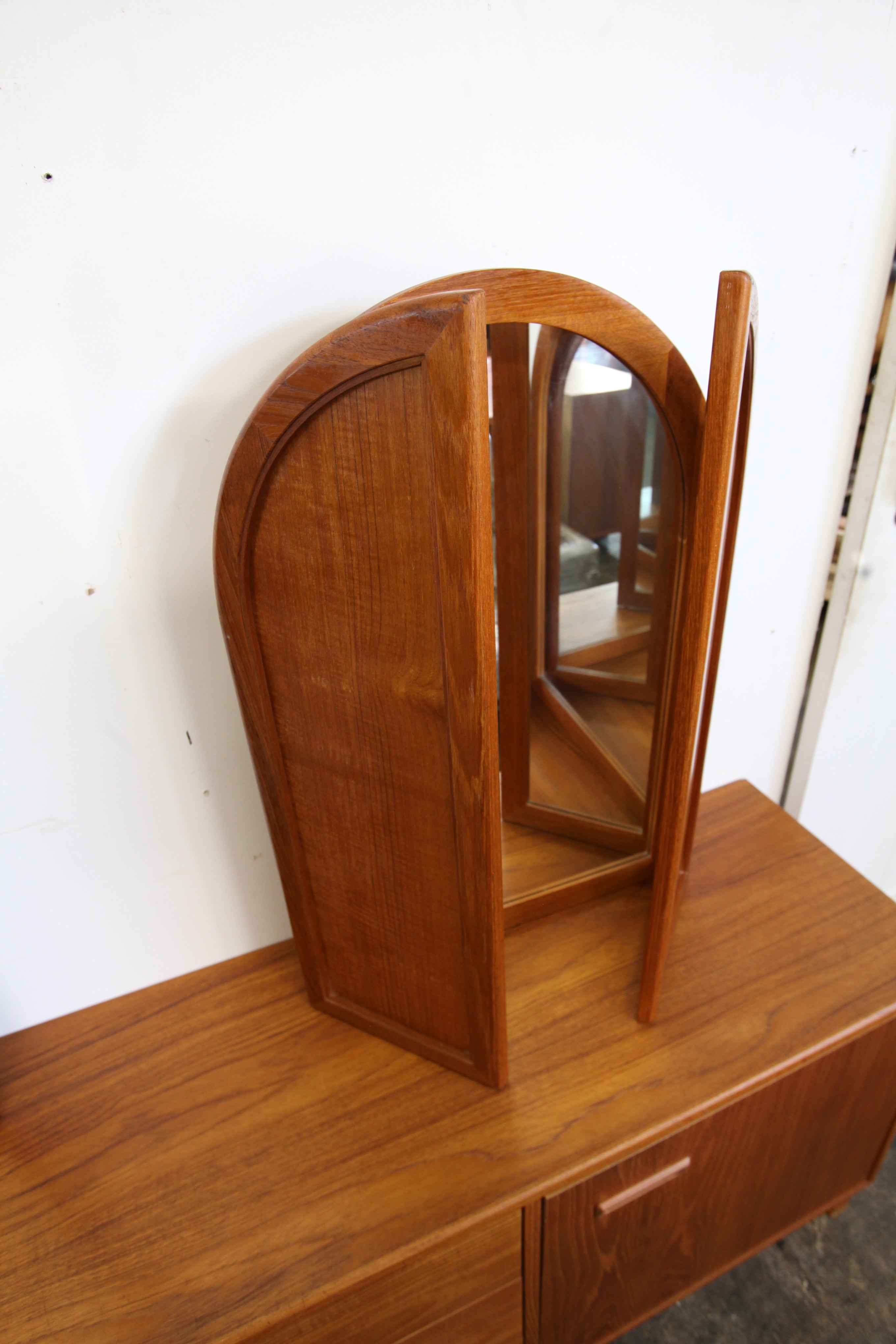 Vintage Teak Tri-Fold Mirror (closed 20"x30.5"H) (open 40.25"x30.5"H)