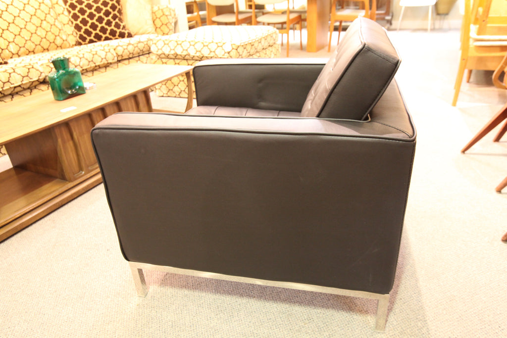Knoll Replica Single Seater (Black Leather) (32.5"W x 31.5"D x 33"H)