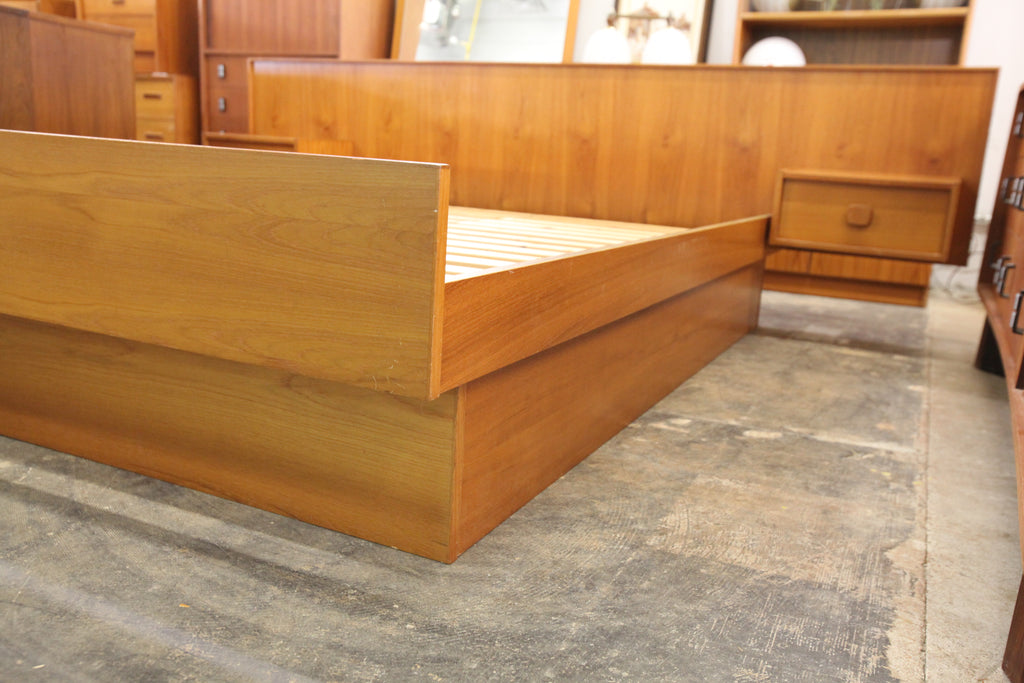 Vintage Teak Queen Size Bed w/ Floating Night Stands (102.25"W x 30.25"H x 82.75"D)