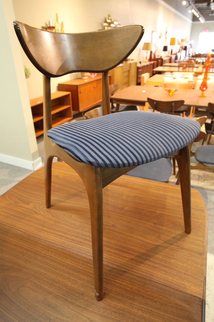 Set of 6 Deilcraft Walnut Chairs