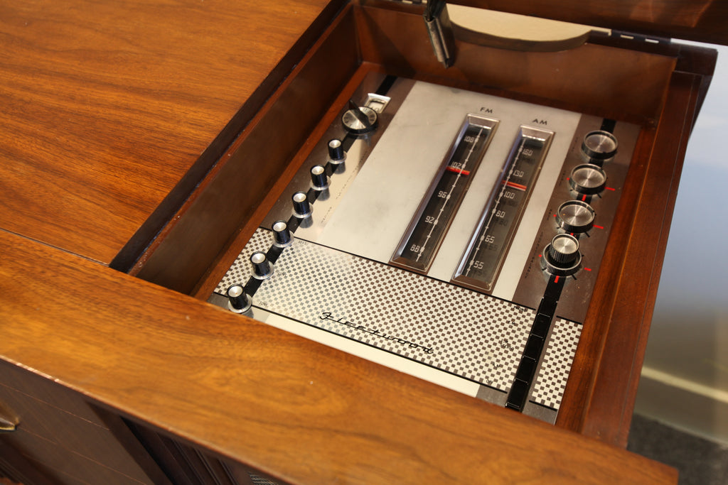 Vintage Fleetwood Walnut Stereo/Bar Cabinet (58"L x 19.5"D x 33.25"H)