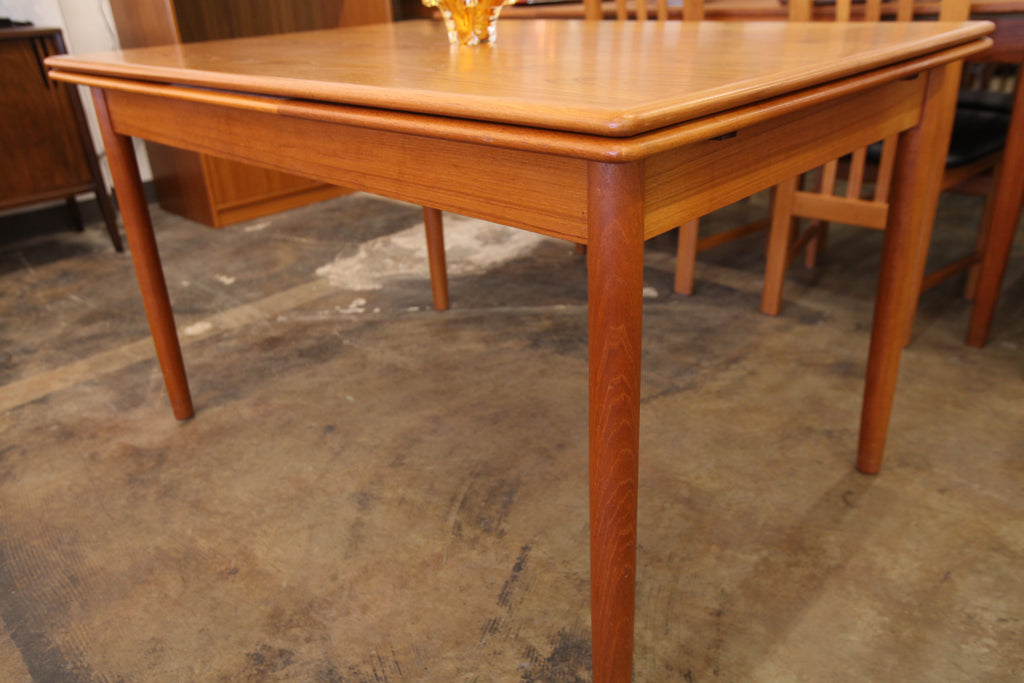 Vintage Danish Teak Dining Table with Extensions (86.75"x33.75")(49.5"x33.75") 29"H