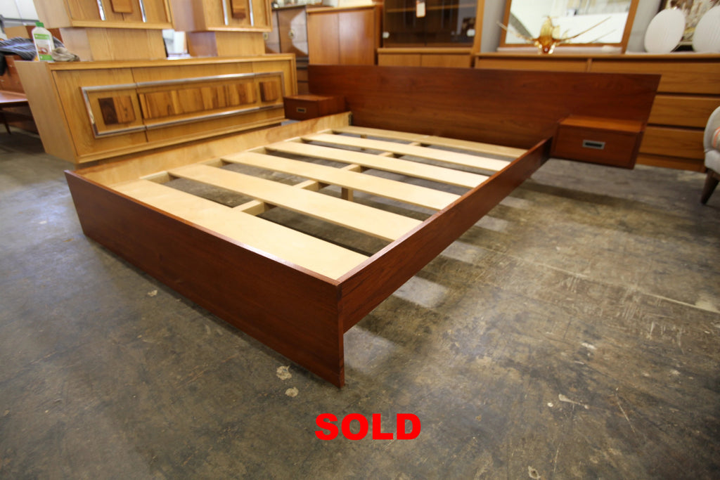 Vintage Teak Queen Size Bed w/ Floating Night Stands (96"W x 25.75"H x 81.5"D)