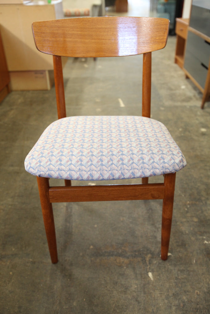Vintage Single Wood Back Teak Dining Chair (19"W x 30.75"H x 18.5"D)