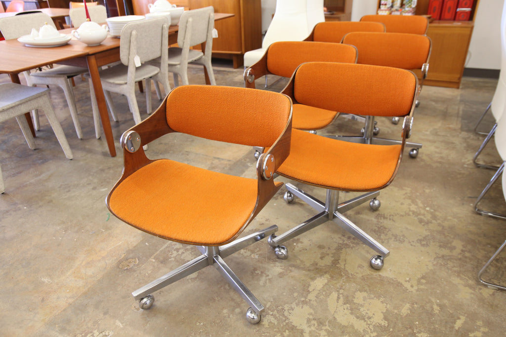 Cool Vintage Doerner Faultless Swivel Chair (22"W x 21"D x 28.5"H)
