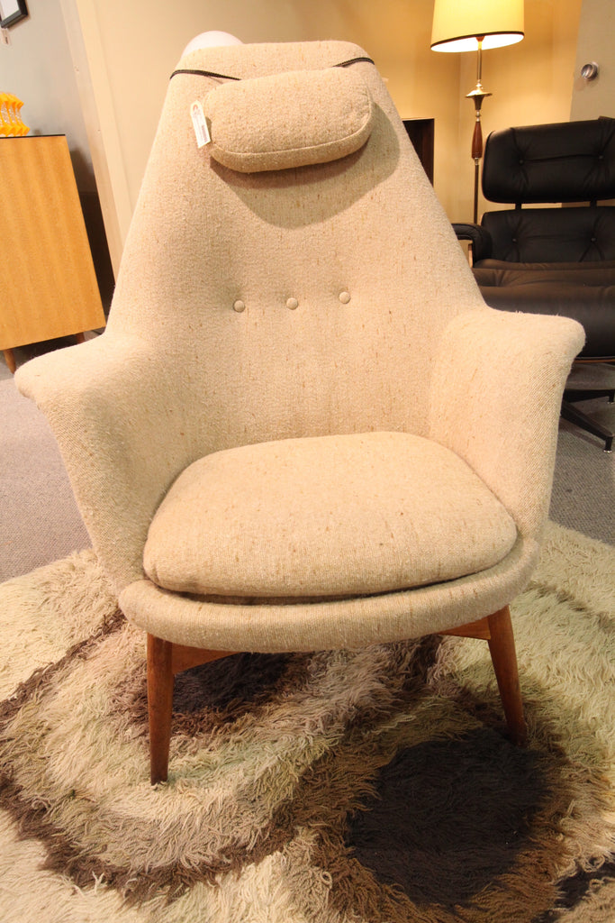 Very Cool Mid Century Lounge Chair w/Teak Frame (39"H x 34"W)