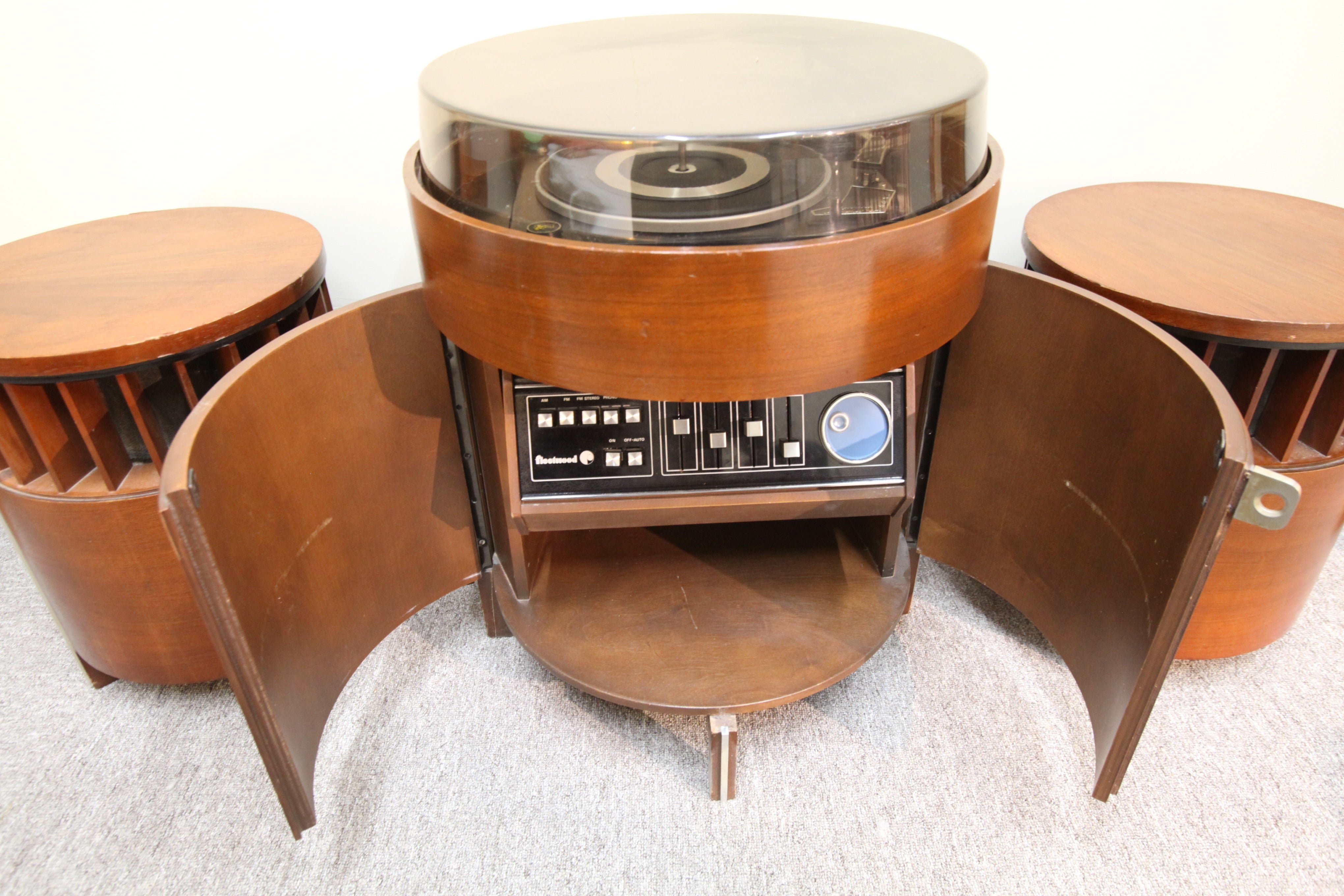 Vintage Fleetwood Stereo (radio/record player 1960's)