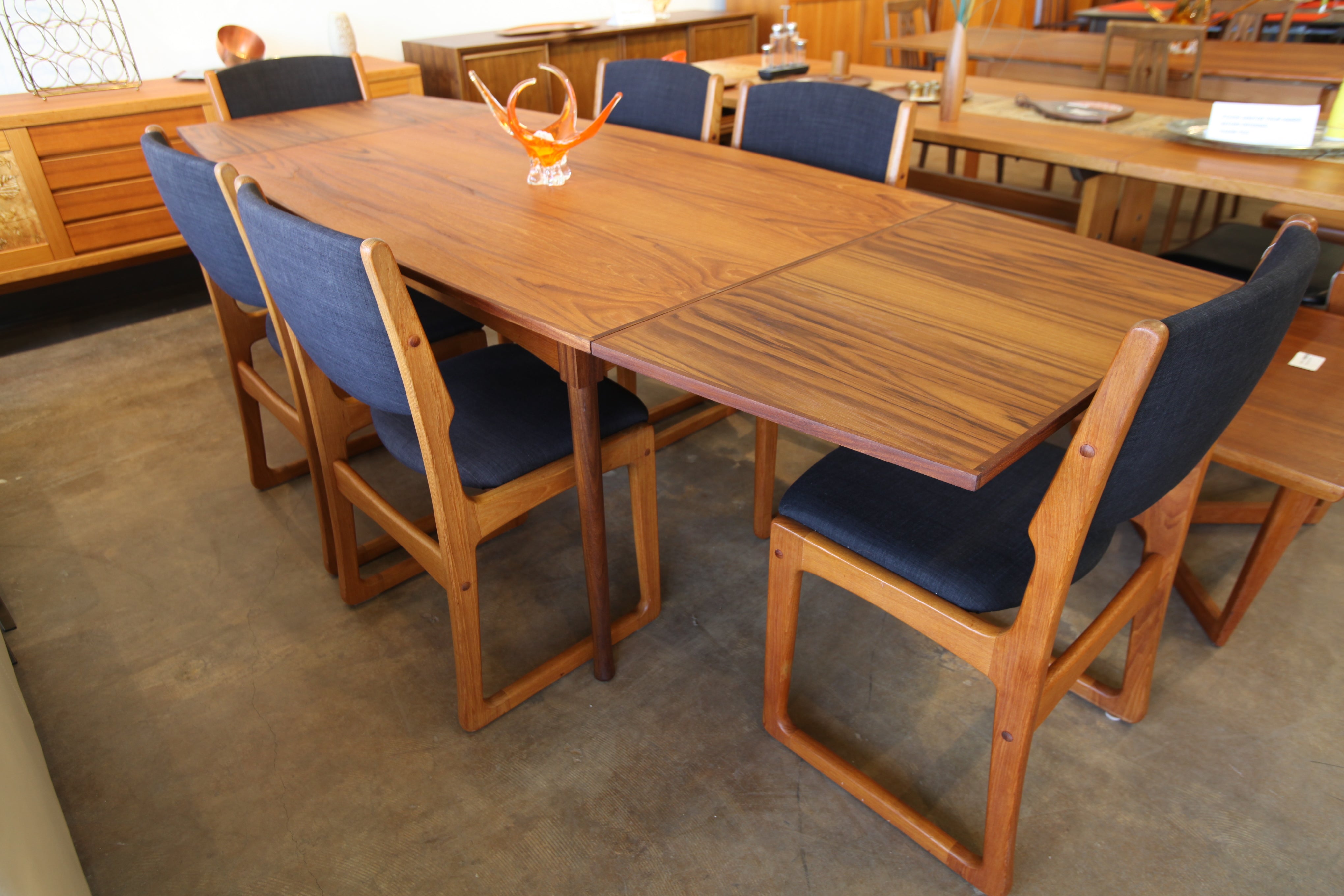Beautiful Vintage Teak Extension Dining Table by RS Associates (surfboard style)