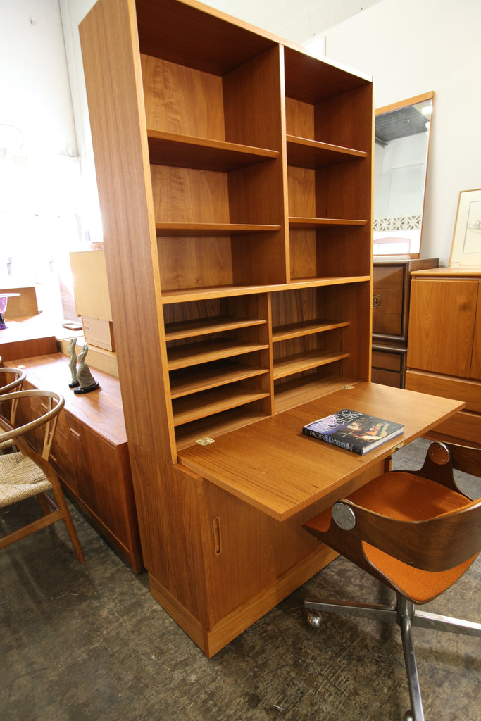 Vintage Danish Teak Bookshelf / Desk by Hundevad (42.5"W x 16.75"D x 77.25"H)