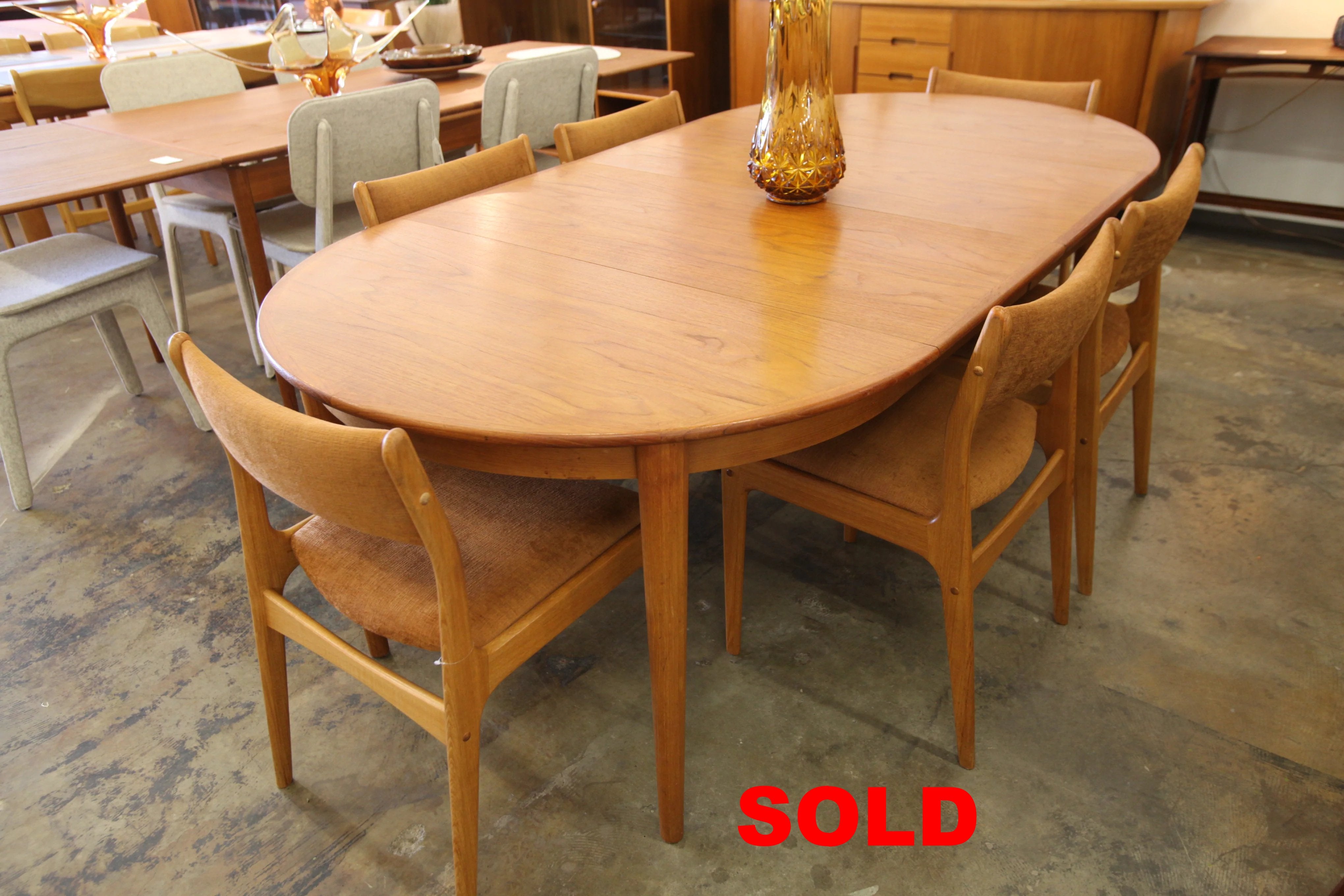 Vintage Round Danish Teak Dining Table w/ 2 Leafs by Torring & MSE Mobler